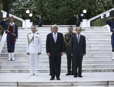 Ακυρώθηκε με απόφαση Παυλόπουλου η δεξίωση στο Προεδρικό για τη γιορτή της Δημοκρατίας